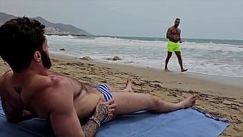 게이 남자는 해협 freand에 입으로 말한다