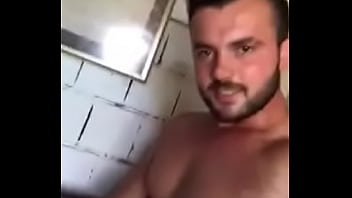 무료 xxx 게이 포르노 거친 운동 끈 항문 고통스러운 남자 over30