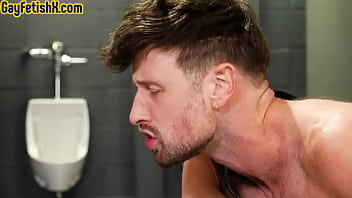 adegan gay dengan will ferrel di kamar mandi dengan blowjob