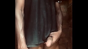 un homme noir chaud se fait feller gay