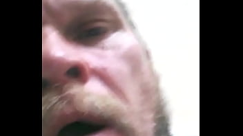 लैटिनो फायरमैन को एक blowjob समलैंगिक अश्लील कहानी देना