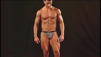 최고의 무료 전체 길이 벌거 벗은 게이 근육 젊은 남성 보디 빌더 섹스 비디오 xxx