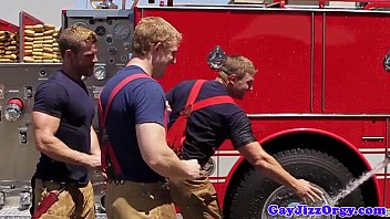 câu chuyện tình dục đồng tính qua đường hậu môn lần đầu tiên