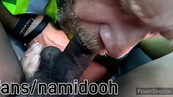 đồng tính đen trên đen kiêm nuốt