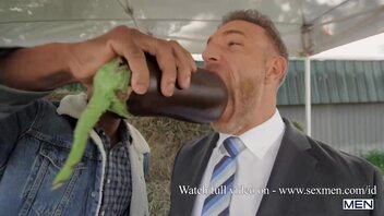xxx समलैंगिक मांसपेशी पुरुषों मुंह में cuming bjs