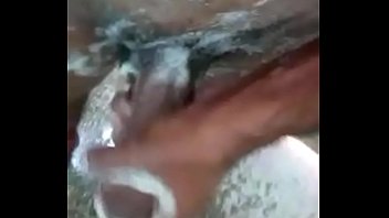 những người đàn ông đồng tính nam và thẳng tẻ khổng lồ đi tiểu video xxx