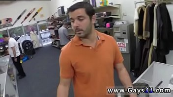 लैटिनो फायरमैन को एक blowjob समलैंगिक अश्लील कहानी देना