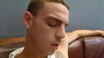 xxx समलैंगिक पुरुषों 69 एक ही समय में ब्लोइंग और कमिंग