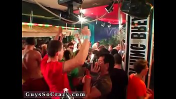 đồng tính nam orgy khiêu dâm châu á