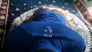 homens ursos bi gays curvados sobre o balcão xxx gif